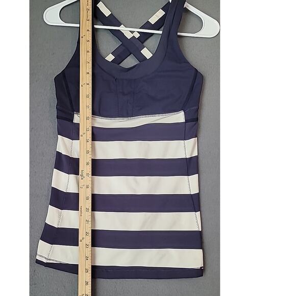 Lululemon Run Stuff Your Bra Luxtreme Tank Navy Blue White Stripe Top Size 6 EUC - Picture 8 of 8